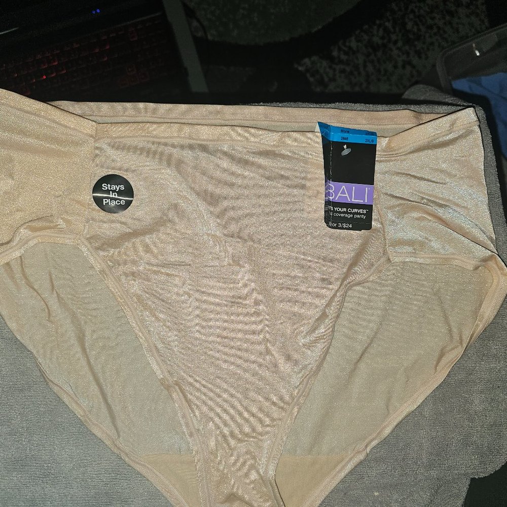 NWT Bali 2XL/9 Beige (nude) , Fits Your Curves Hi-Cut Full Coverage Panty.
